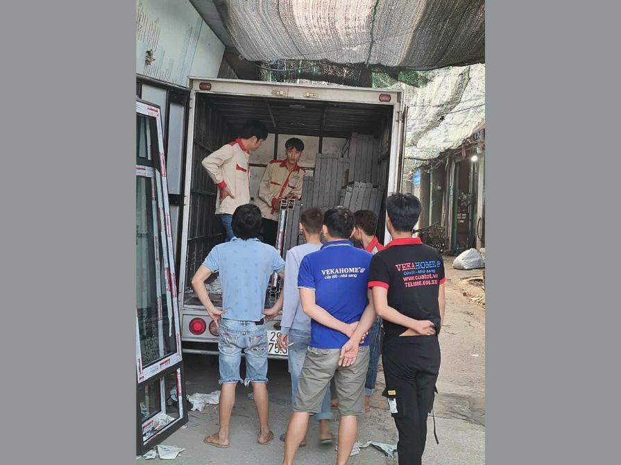 Công nhân của Veka Home tất bật để hoàn thành những đơn hàng dịp cận Tết