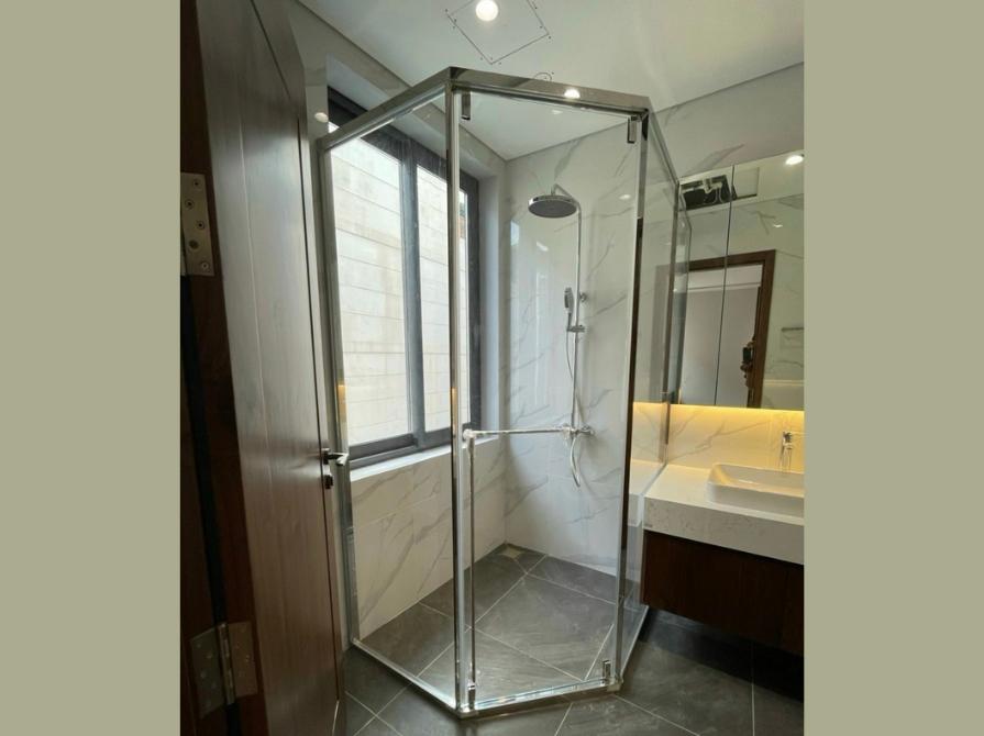 Hình ảnh cabin phòng tắm kính