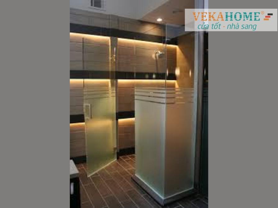 Hình ảnh kính mờ phòng tắm