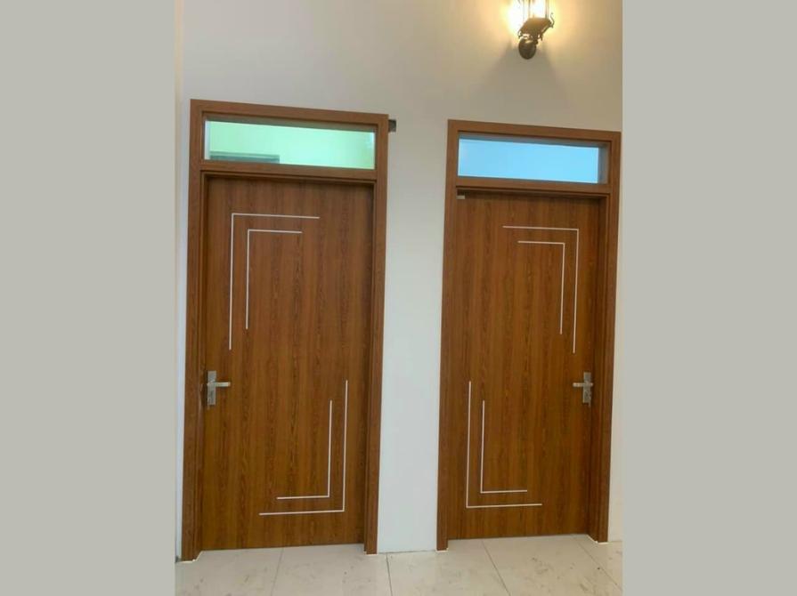 Mẫu cửa nhựa gỗ phổ biến hiện nay