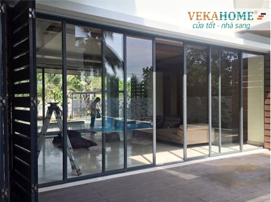 Mẫu cửa lùa kính cường lực đẹp