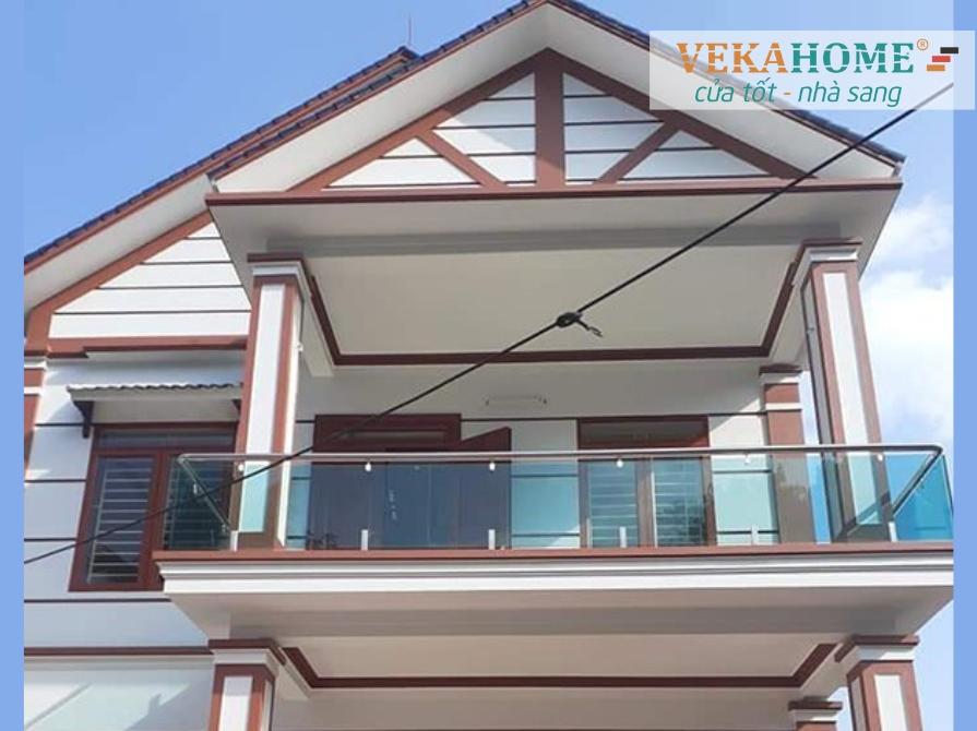 Gợi ý cho bạn mẫu lan can kính ban công đẹp