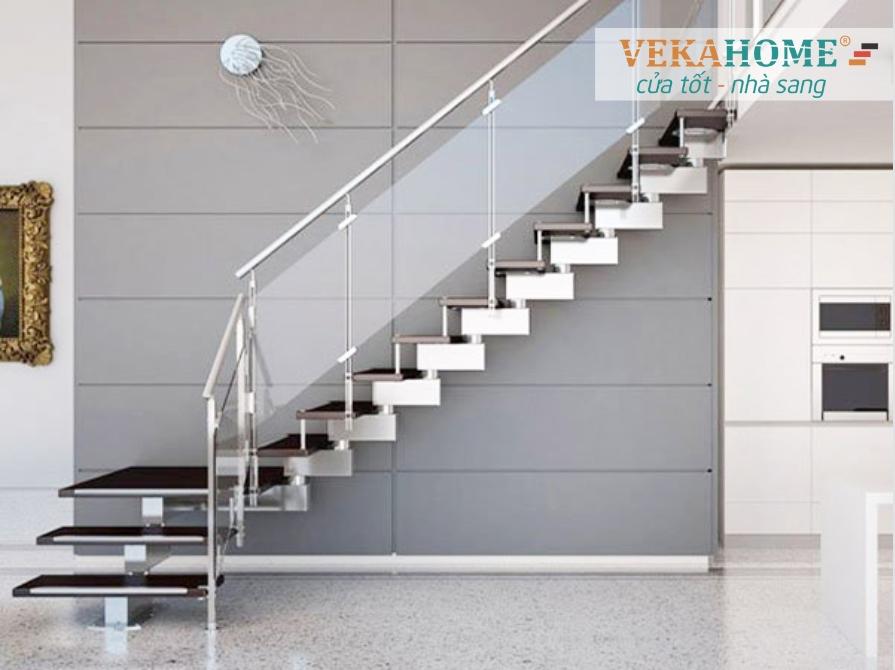 Mẫu lan can cầu thang sắt mỹ thuật đẹp đang được ưa chuộng