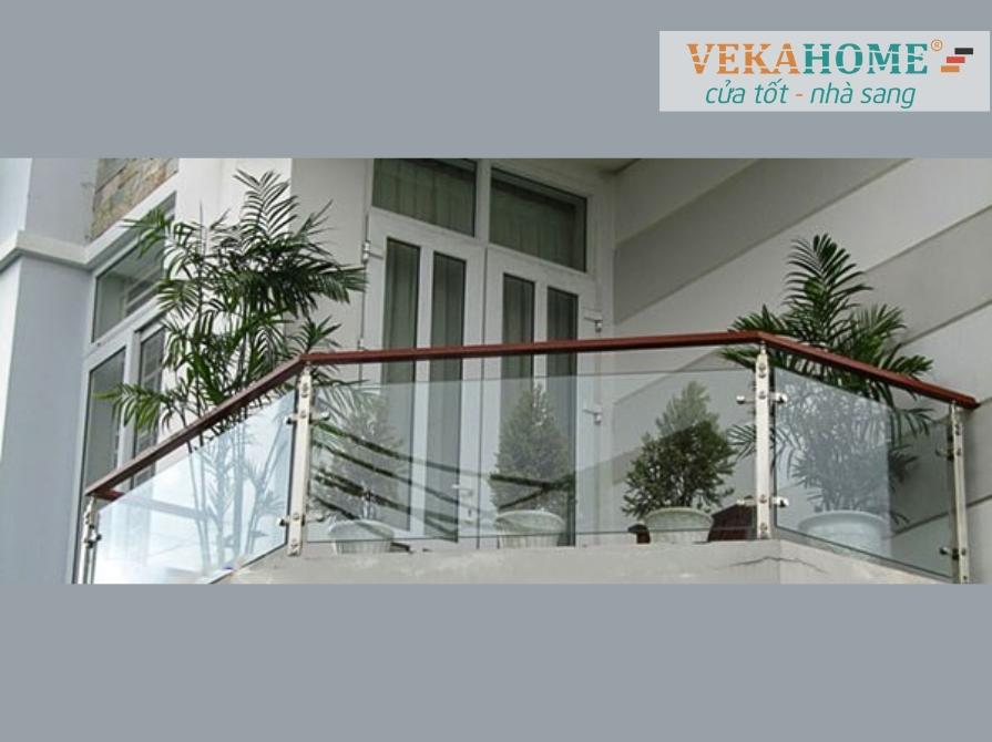 Mẫu lan can kính cường lực 10mm đẹp